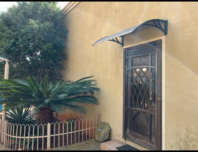 6 BEDROOM HOUSE FOR SALE IN CASHAN